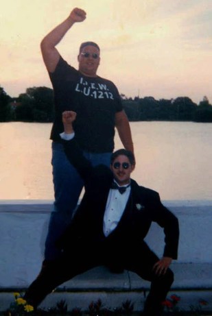 562904_10151420673900643_57227621_n